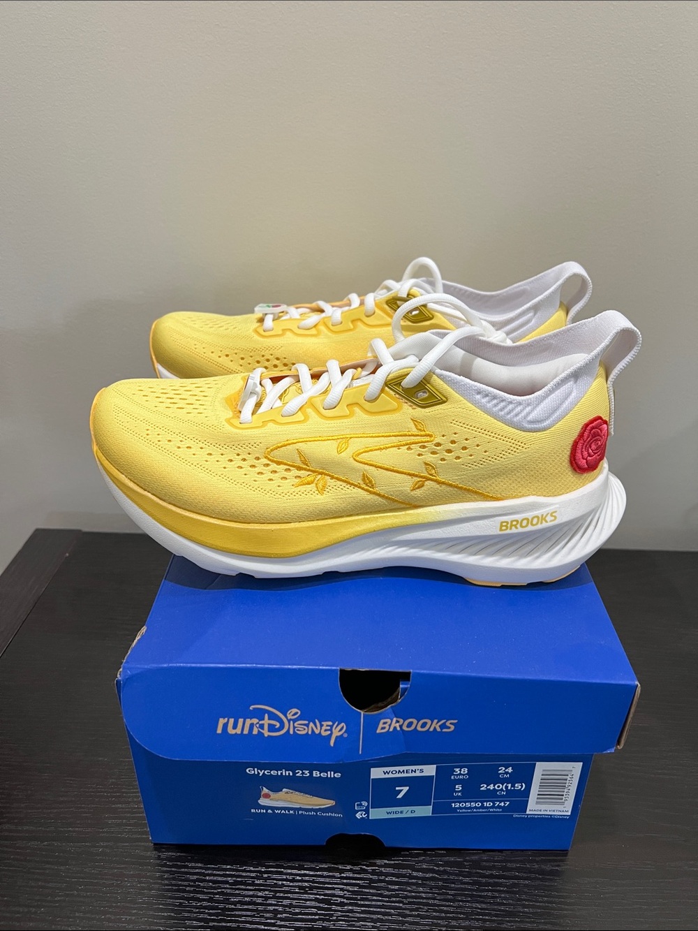 Brooks Yellow and White RunDisney Glycerin 23 Belle Running Shoes wide width